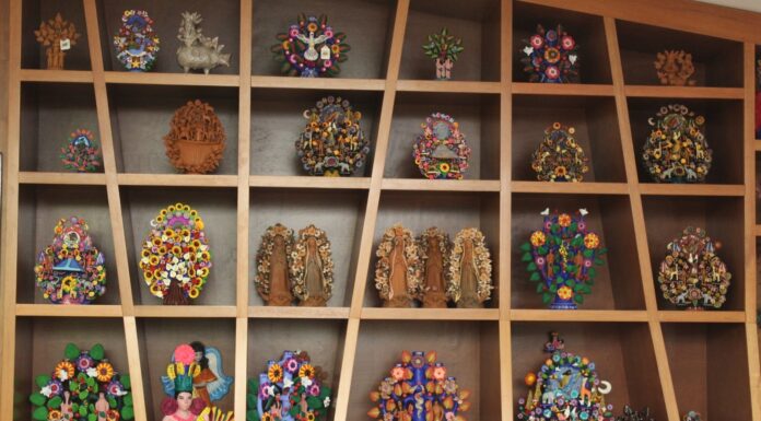 ADQUIERE PIEZAS ÚNICAS HECHAS POR ALFAREROS MEXIQUENSES EN EL PUEBLO MÁGICO DE METEPEC