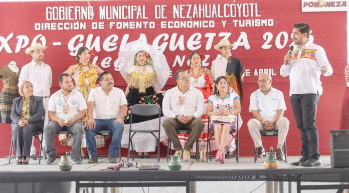RECIBE NEZAHUALCÓYOTL A LA GUELAGUETZA