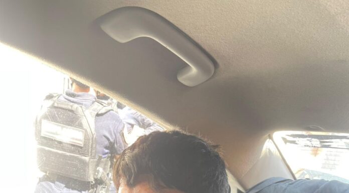 Detienen en Toluca a tres personas por presunto robo en vivienda