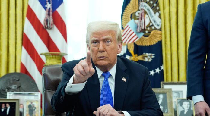 80% NACIONALISMO, PIB -1% Y DEPENDER DEL TLC DE SALINAS