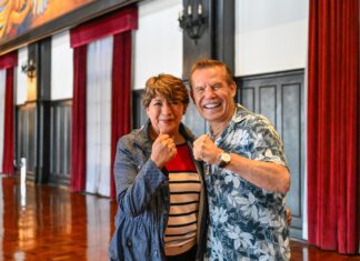 ÉXITO TOTAL EN CLASE NACIONAL DE BOXEO EN EL EDOMÉX; RECIBE GOBERNADORA DELFINA GÓMEZ AL CAMPEÓN DE BOXEO JULIO CÉSAR CHÁVEZ EN LA CASA DEL PUEBLO