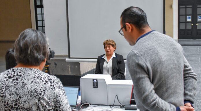 TRAMITA GOBERNADORA DELFINA GÓMEZ ÁLVAREZ SU CREDENCIAL COMO SERVIDORA PÚBLICA DEL GOBIERNO DEL ESTADO DE MÉXICO