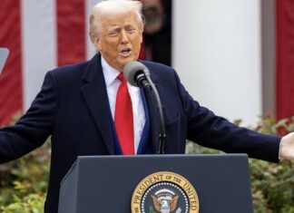 Trump ofrece mil dólares y boleto de avión para que migrantes se “autodeporten”