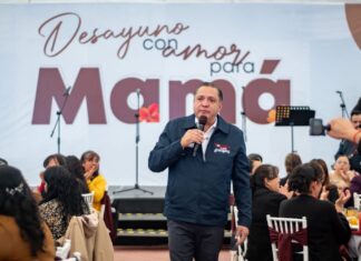 Ricardo Moreno celebra a las madres trabajadoras del Ayuntamiento de Toluca con emotivo homenaje