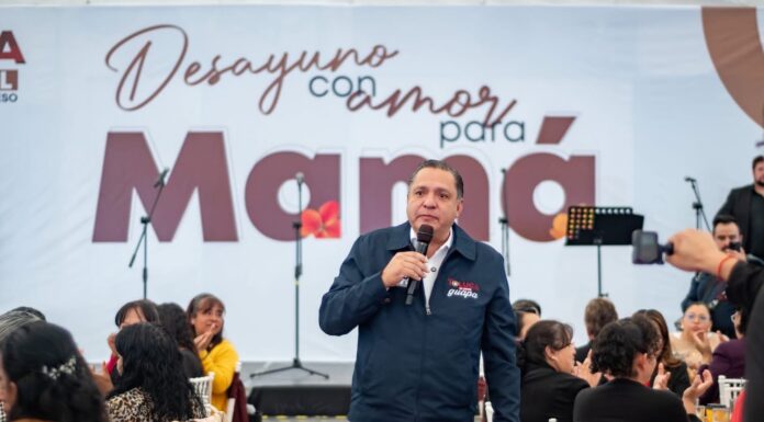 Ricardo Moreno celebra a las madres trabajadoras del Ayuntamiento de Toluca con emotivo homenaje