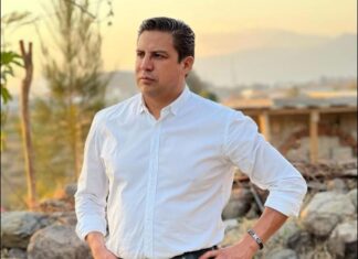 CAMINA VILLA GUERRERO DE LA MANO DE LA POBLACIÓN