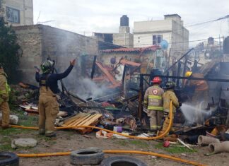 Atienden autoridades explosión por pirotecnia en Tultepec; reportan una persona fallecida y tres lesionadas