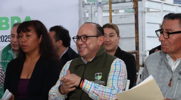 Arranca pavimentación de la calle Juárez en San Antonio Acahualco, Zinacantepec