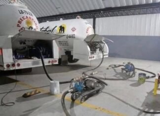 Desmantelan red de huachicol en el Edoméx: 32 detenidos, millones en efectivo y armas aseguradas