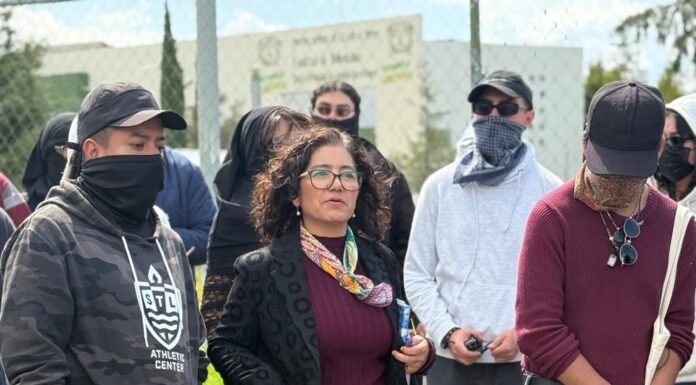 Rectora de la UAEMéx, Martha Patricia Zarza, sostiene primer diálogo con estudiantes de la Escuela de Artes Escénicas