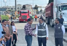 Alcalde de Metepec combate baches con repavimentación en Guadalupe Victoria