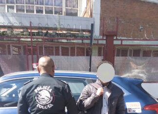 Detienen a joven en Toluca por tirar basura en la vía pública