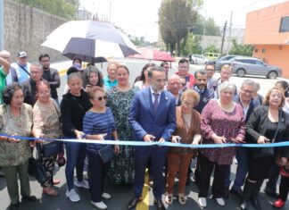Vecinos de Metepec celebran reencarpetado de calle Morelos; obra beneficia a casi 20 mil personas