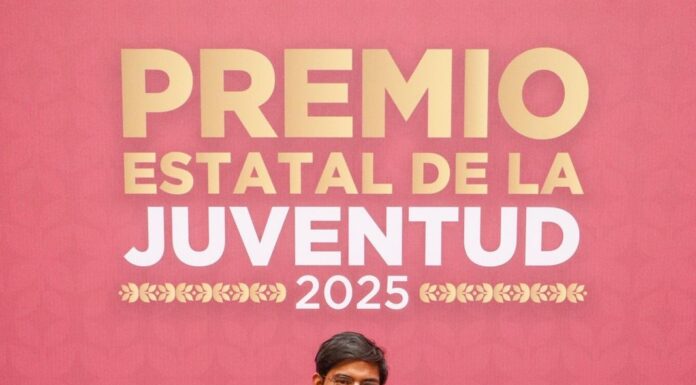 Joven de Nezahualcóyotl gana Premio Estatal de la Juventud 2025 con proyecto que convierte residuos en fertilizante