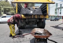 Toluca refuerza trabajos de bacheo para mejorar seguridad vial