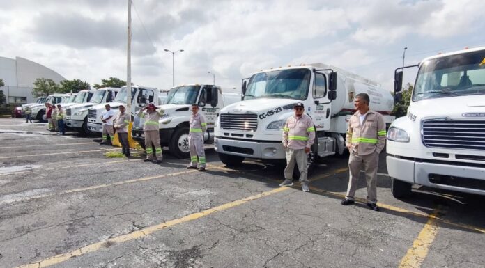 Activa Nezahualcóyotl 35 pipas para abastecer de agua a familias tras daño en pozo por caída de rayo