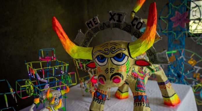 El arte de la pirotecnia en cartonería, tradición mexiquense que trasciende fronteras