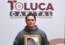 Toluca reconoce a jóvenes deportistas destacados en pelota vasca y futbol americano