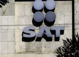 Empleados del SAT convocan protesta pacífica por retraso en aumento salarial 2025