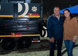 Iluminan y renuevan el Mercado Juárez y San Sebastián para el arranque de la Feria del Alfeñique