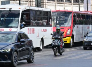 Refuerza Edoméx seguridad vial con nuevas reglas para motociclistas: casco certificado y restricción para menores