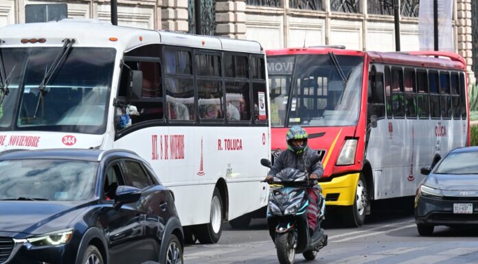 Refuerza Edoméx seguridad vial con nuevas reglas para motociclistas: casco certificado y restricción para menores
