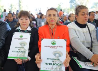 Entregan títulos de propiedad a 386 familias de Ecatepec tras hasta 40 años de espera