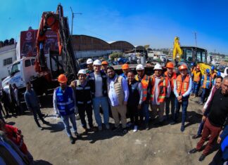 Isaac Montoya coloca la primera piedra del nuevo C4 de Naucalpan, uno de los más modernos del país