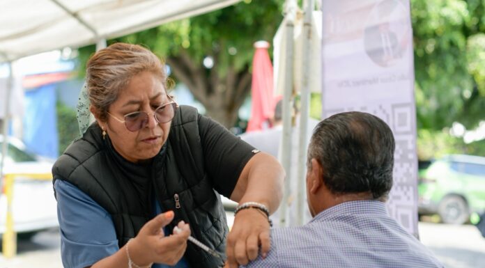 DIF Atizapán refuerza vacunación gratuita durante la temporada decembrina