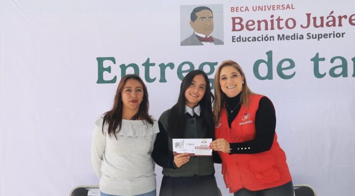 San Mateo Atenco fortalece el futuro educativo con la entrega de Becas “Benito Juárez”