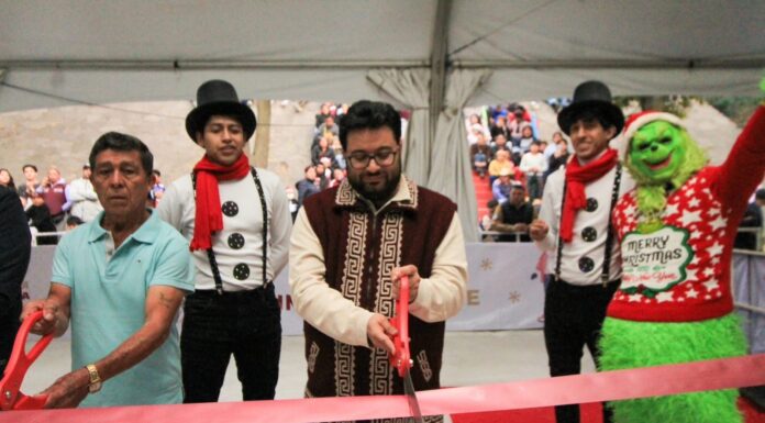 Gobierno de Naucalpan inaugura dos pistas de hielo para el disfrute de las familias en estas fiestas decembrinas