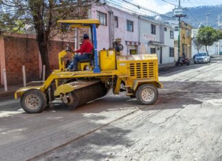 Atiende Ricardo Moreno demanda histórica con rehabilitación vial en Barrios Tradicionales de Toluca