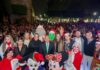Encabeza Raciel Pérez Cruz encendido del Árbol Navideño en Tlalnepantla
