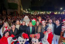 Encabeza Raciel Pérez Cruz encendido del Árbol Navideño en Tlalnepantla
