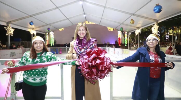 Juanita Carrillo encabeza posada navideña e inaugura pista de hielo en Cuautitlán