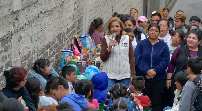 Paty Arévalo entrega más de 3 mil 500 juguetes en comedores comunitarios de Atizapán de Zaragoza
