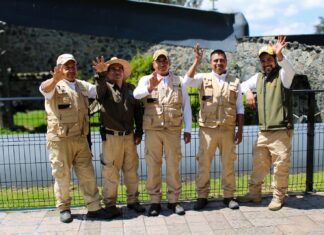 Llegan camionetas clásicas a Zacango por su 45 aniversario