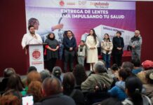 Alcalde Isaac Montoya encabeza quinta entrega de lentes del programa Impulsando tu Salud en Naucalpan