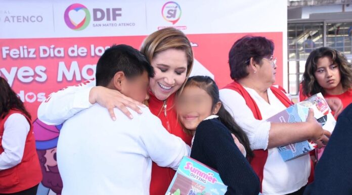Ana Muñiz Neira lleva alegría a niñas y niños de San Mateo Atenco durante festejo de Día de Reyes