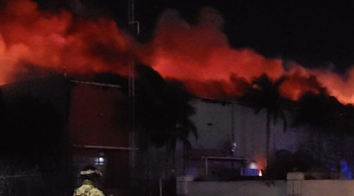 Luto y valentía: tres bomberos mueren combatiendo incendio en maquiladora de Matamoros