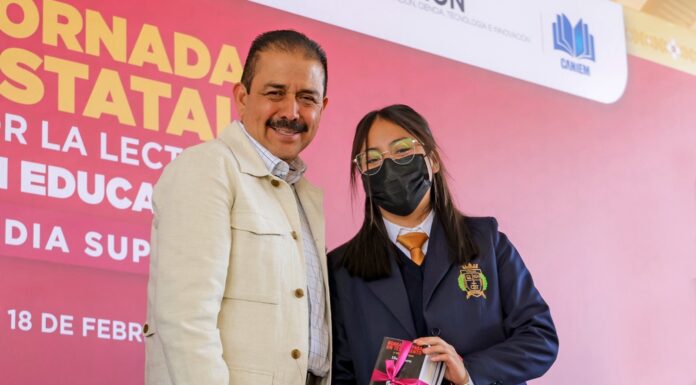 Alianza educativa fortalece la lectura en preparatorias del Estado de México; entregan más de 3 mil libros