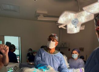 Estado de México realiza primera cirugía torácica con robot en un hospital público del país
