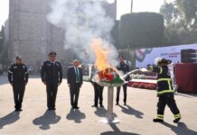 Raciel Pérez Cruz encabeza ceremonia del Día de la Bandera en Tlalnepantla