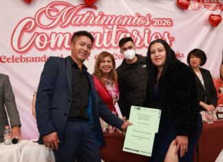 Celebran 48 parejas matrimonios comunitarios en Cuautitlán