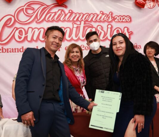Celebran 48 parejas matrimonios comunitarios en Cuautitlán
