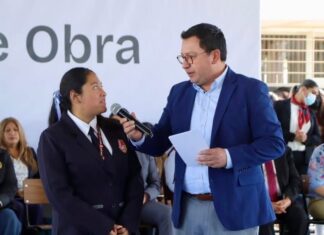 Entregan arcotecho en la EPO 273 de Santa María Atarasquillo, en Lerma