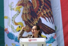 Azucena Cisneros respalda a Claudia Sheinbaum y llama a la unidad nacional en el Día de la Bandera