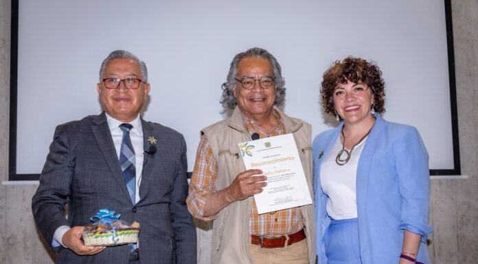 Pedro Valtierra presenta en la UAEMéx su libro Sin miedo a la luz, testimonio visual de más de cinco décadas