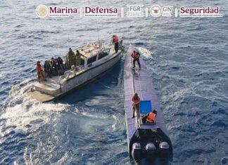 Aseguran semisumergible con presunta cocaína frente a costas de Colima; hay tres detenidos