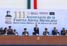 Delfina Gómez acompaña a Claudia Sheinbaum en el 111 aniversario de la Fuerza Aérea Mexicana en Santa Lucía